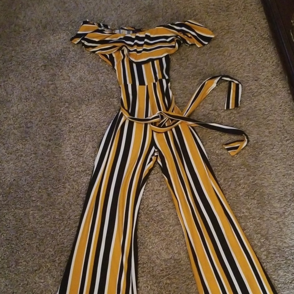 Women's Spandex Polyester Black and Gold Jumpsuit